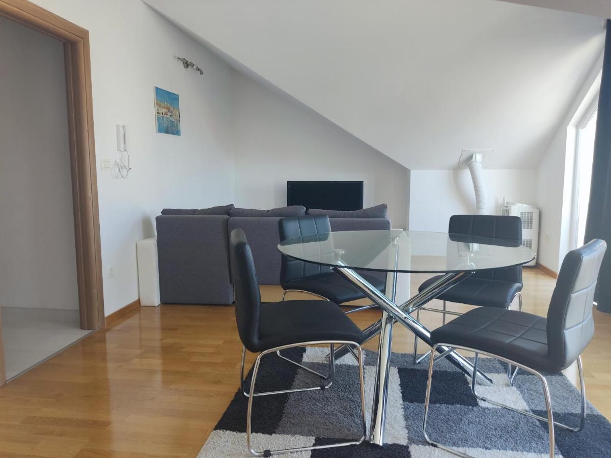 Sunny Attic Apartment With Balcony & Modern City Apartment With Outdoor Area, No Balcony Trogir Zewnętrze zdjęcie