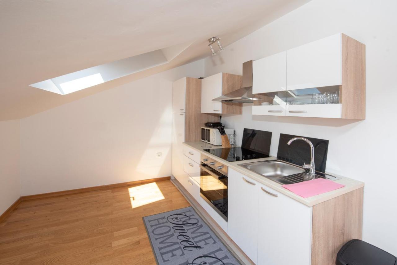 Sunny Attic Apartment With Balcony & Modern City Apartment With Outdoor Area, No Balcony Trogir Zewnętrze zdjęcie