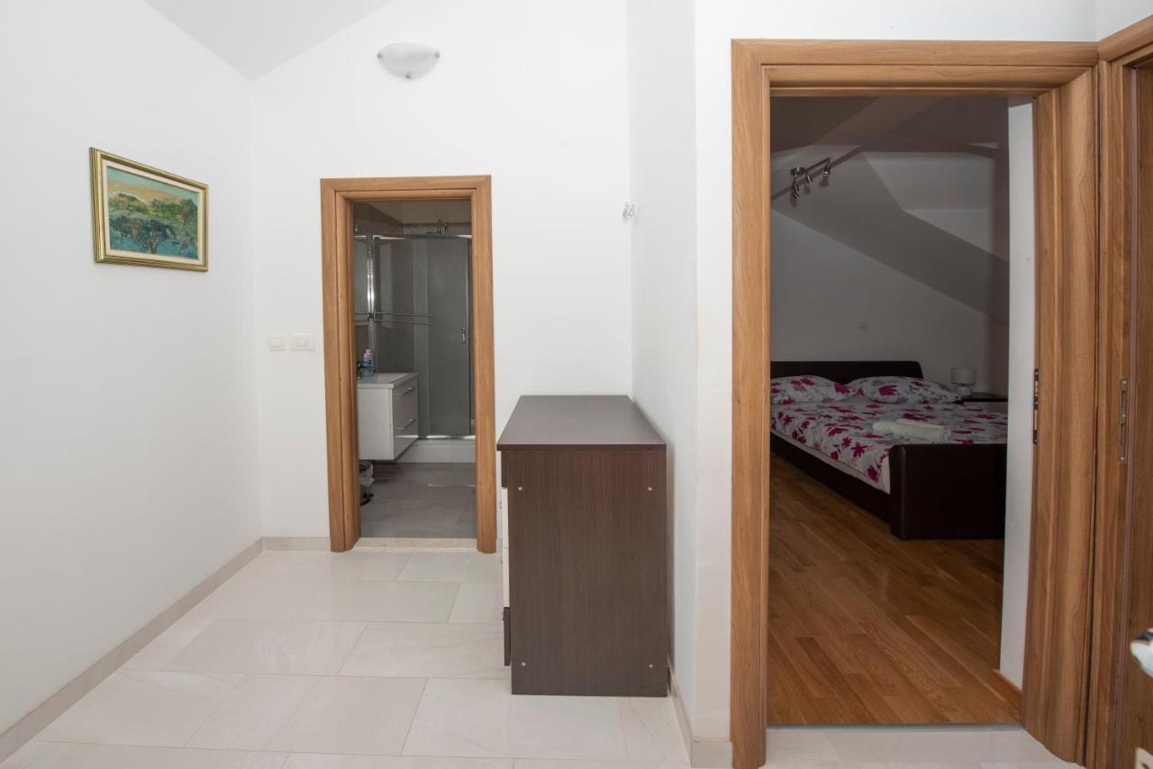 Sunny Attic Apartment With Balcony & Modern City Apartment With Outdoor Area, No Balcony Trogir Zewnętrze zdjęcie