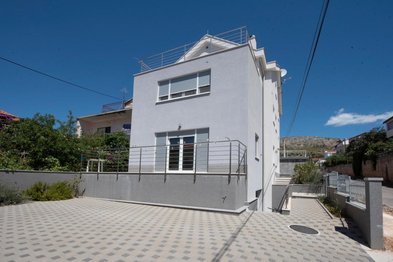 Sunny Attic Apartment With Balcony & Modern City Apartment With Outdoor Area, No Balcony Trogir Zewnętrze zdjęcie