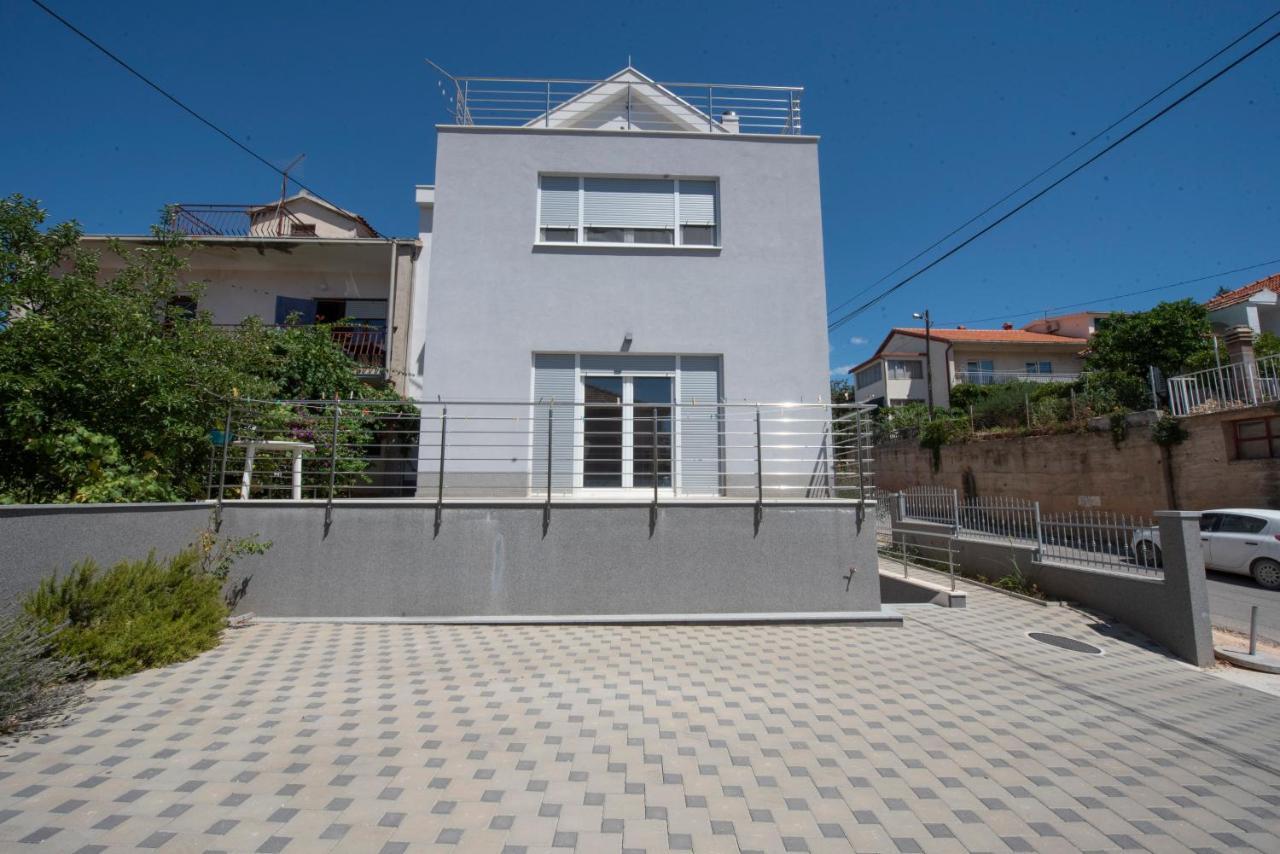 Sunny Attic Apartment With Balcony & Modern City Apartment With Outdoor Area, No Balcony Trogir Zewnętrze zdjęcie