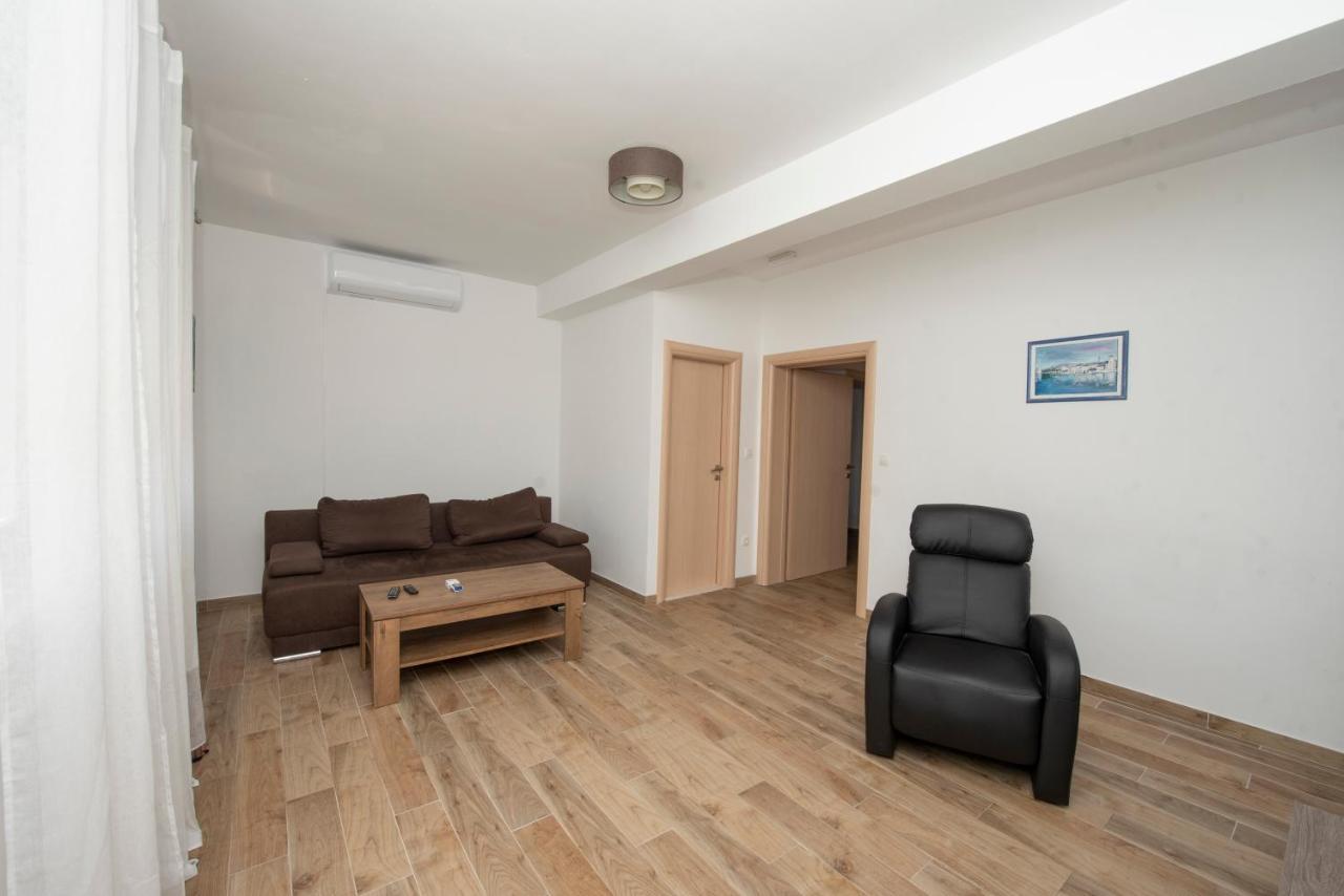 Sunny Attic Apartment With Balcony & Modern City Apartment With Outdoor Area, No Balcony Trogir Zewnętrze zdjęcie