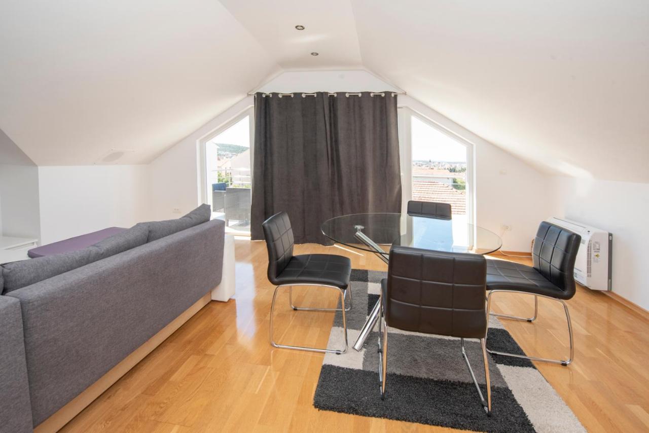 Sunny Attic Apartment With Balcony & Modern City Apartment With Outdoor Area, No Balcony Trogir Zewnętrze zdjęcie