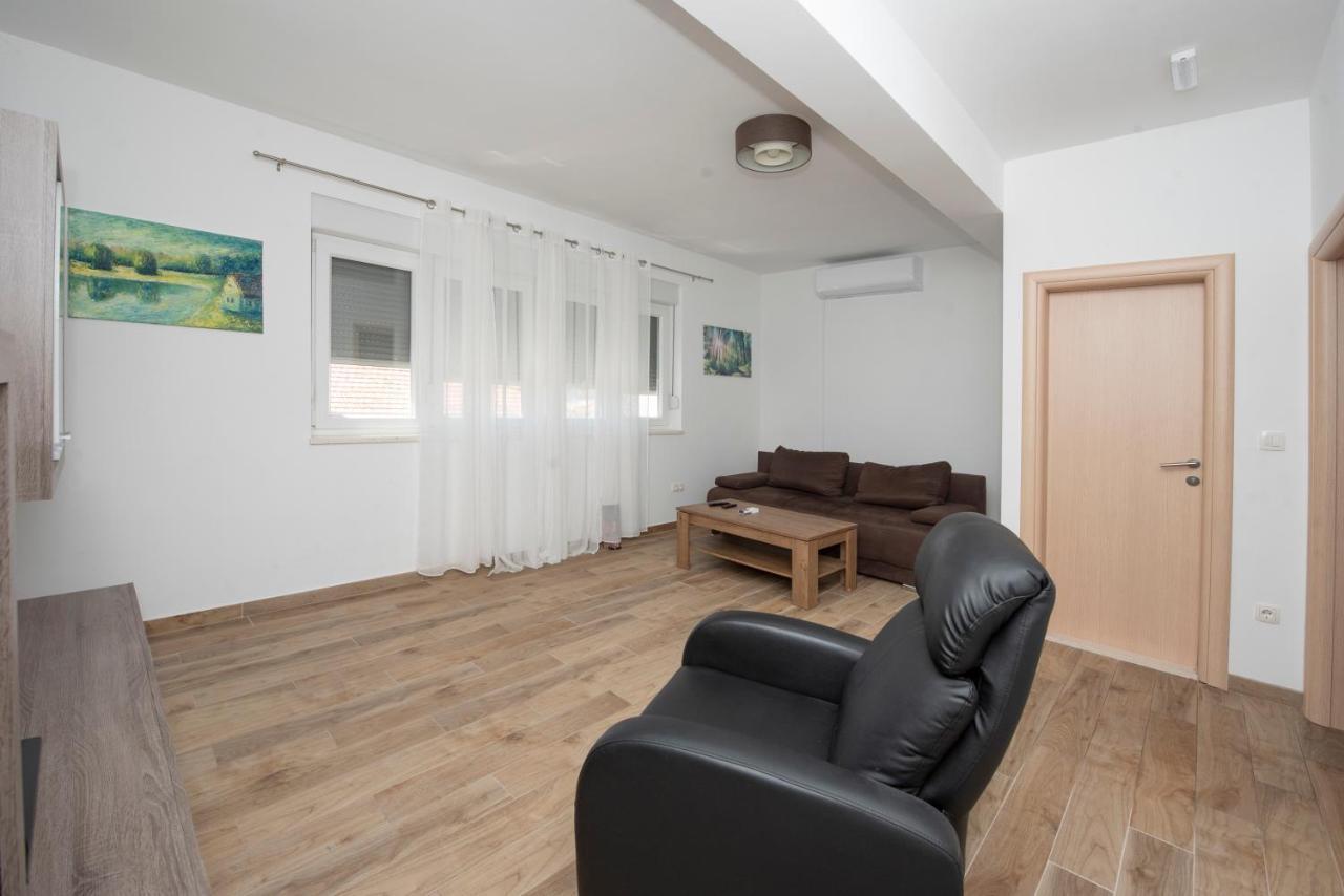 Sunny Attic Apartment With Balcony & Modern City Apartment With Outdoor Area, No Balcony Trogir Zewnętrze zdjęcie