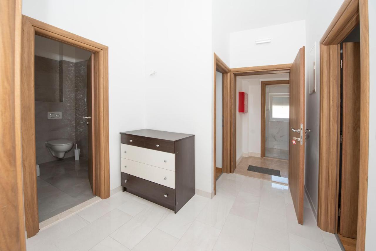 Sunny Attic Apartment With Balcony & Modern City Apartment With Outdoor Area, No Balcony Trogir Zewnętrze zdjęcie