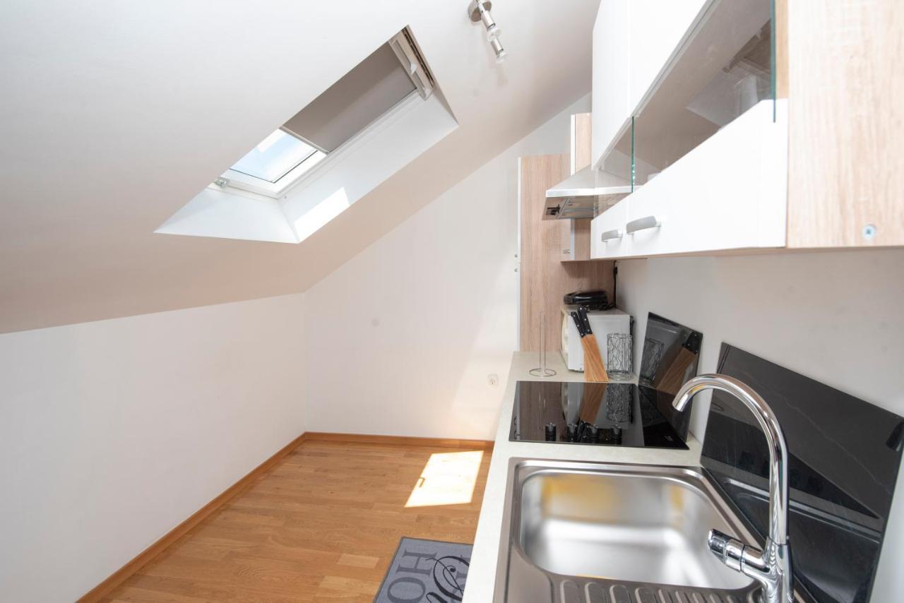 Sunny Attic Apartment With Balcony & Modern City Apartment With Outdoor Area, No Balcony Trogir Zewnętrze zdjęcie