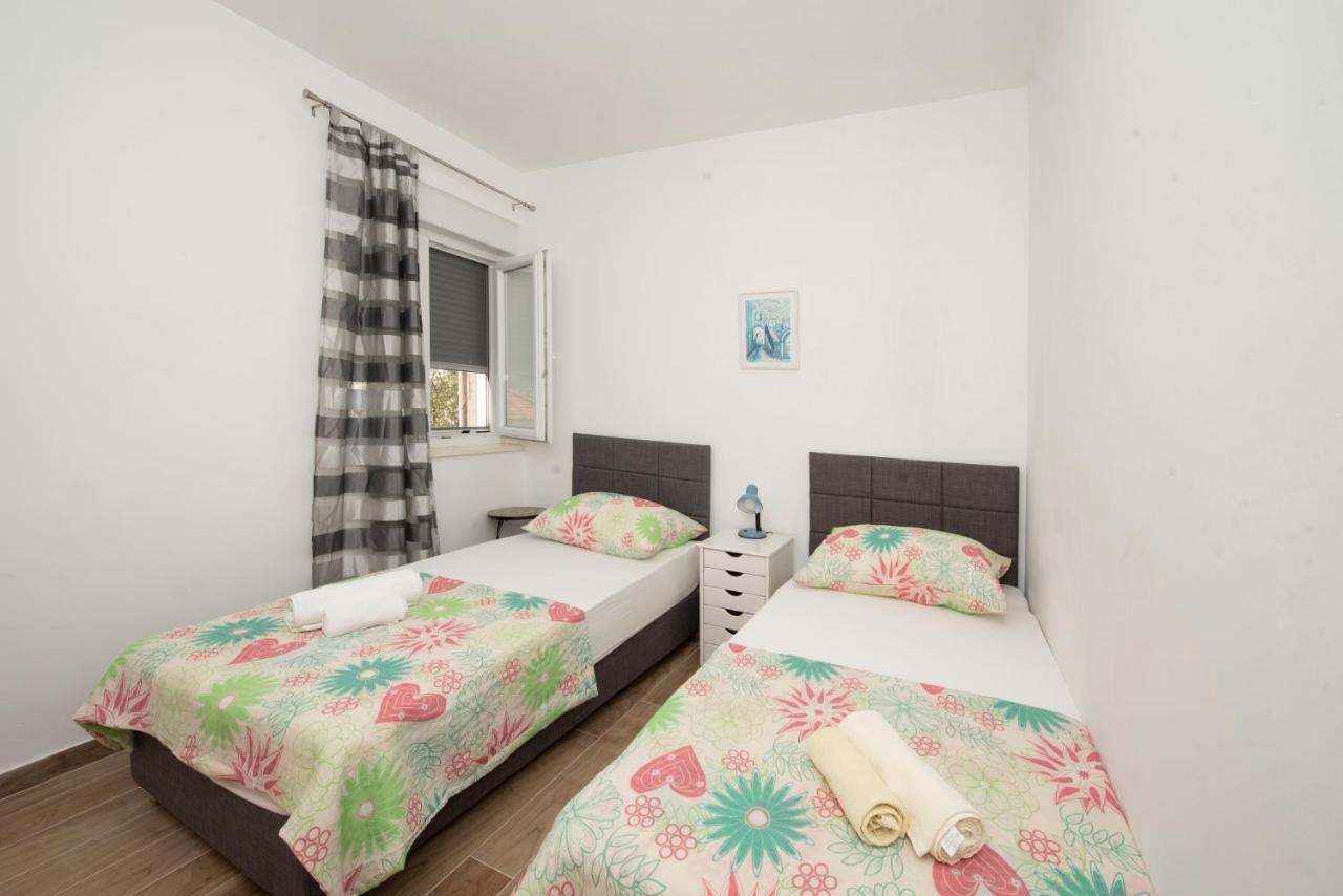 Sunny Attic Apartment With Balcony & Modern City Apartment With Outdoor Area, No Balcony Trogir Zewnętrze zdjęcie