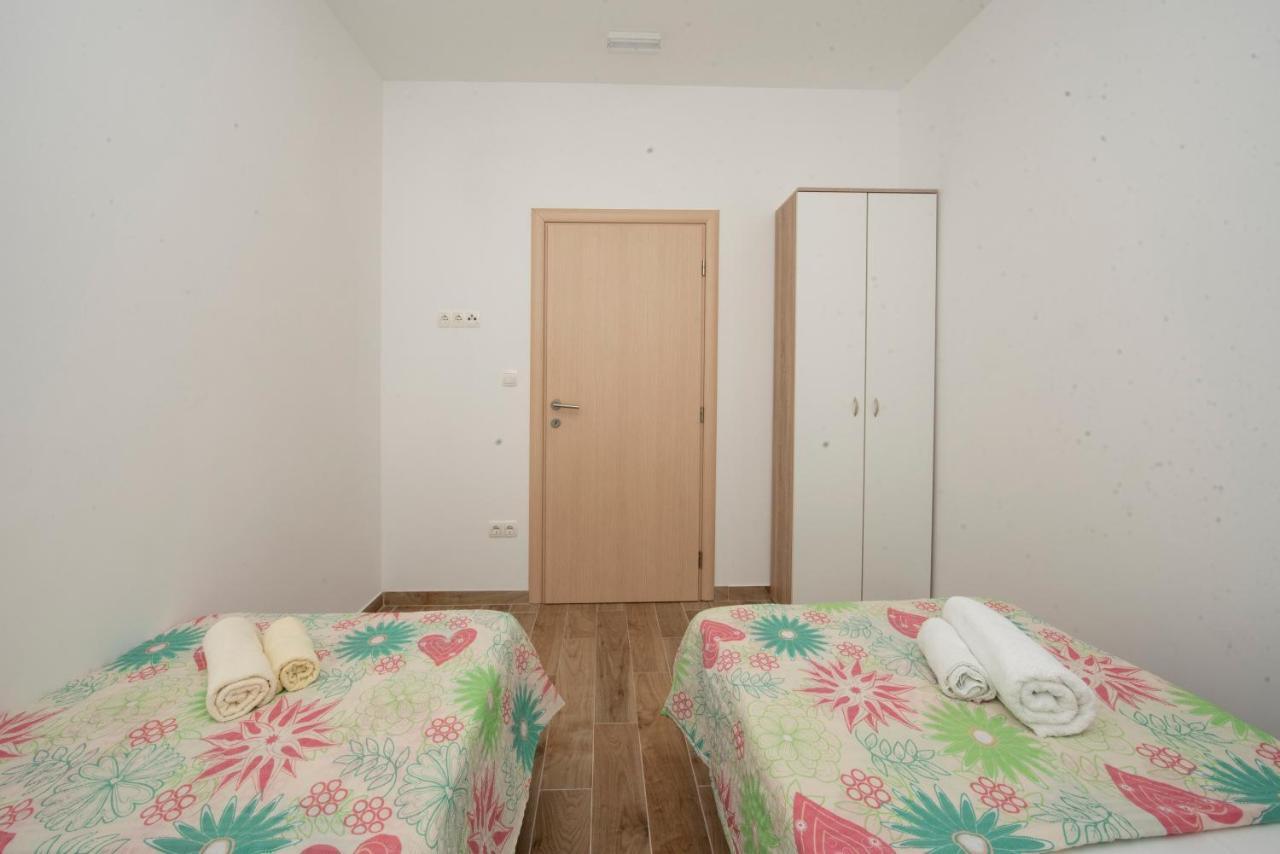 Sunny Attic Apartment With Balcony & Modern City Apartment With Outdoor Area, No Balcony Trogir Zewnętrze zdjęcie