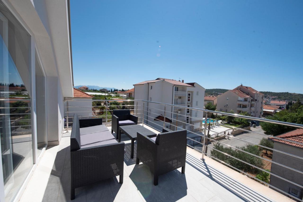 Sunny Attic Apartment With Balcony & Modern City Apartment With Outdoor Area, No Balcony Trogir Zewnętrze zdjęcie