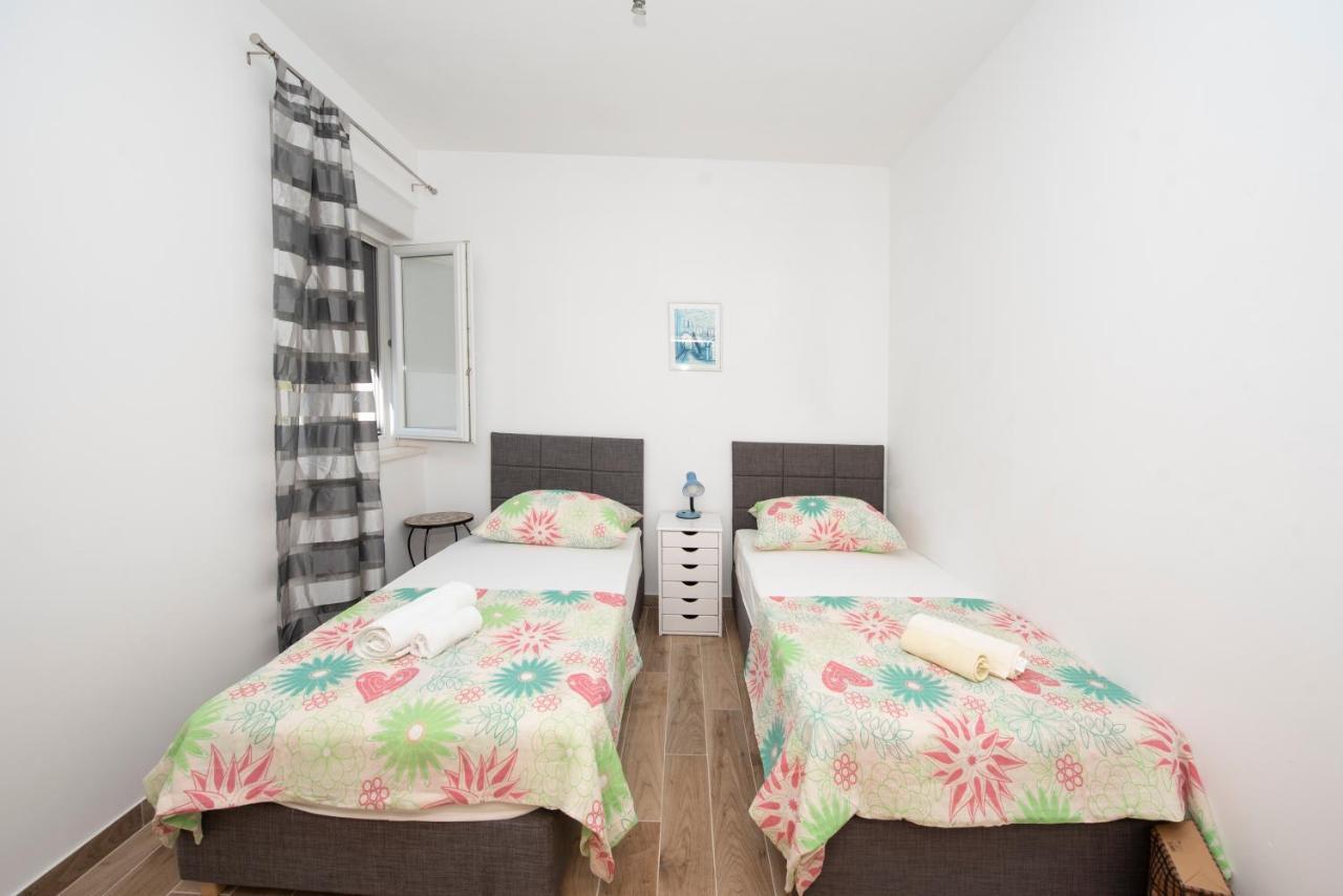 Sunny Attic Apartment With Balcony & Modern City Apartment With Outdoor Area, No Balcony Trogir Zewnętrze zdjęcie